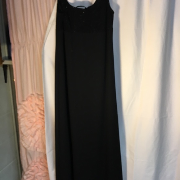 Women dresses - Picture 5 of 8